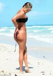 Jennifer Nicole Lee shows off her impressive bikini body on 